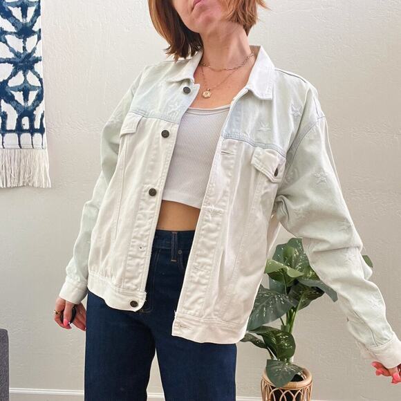 Vintage Star Embroidered White Lightwash Oversized Denim Trucker Jacket - Picture 2 of 8